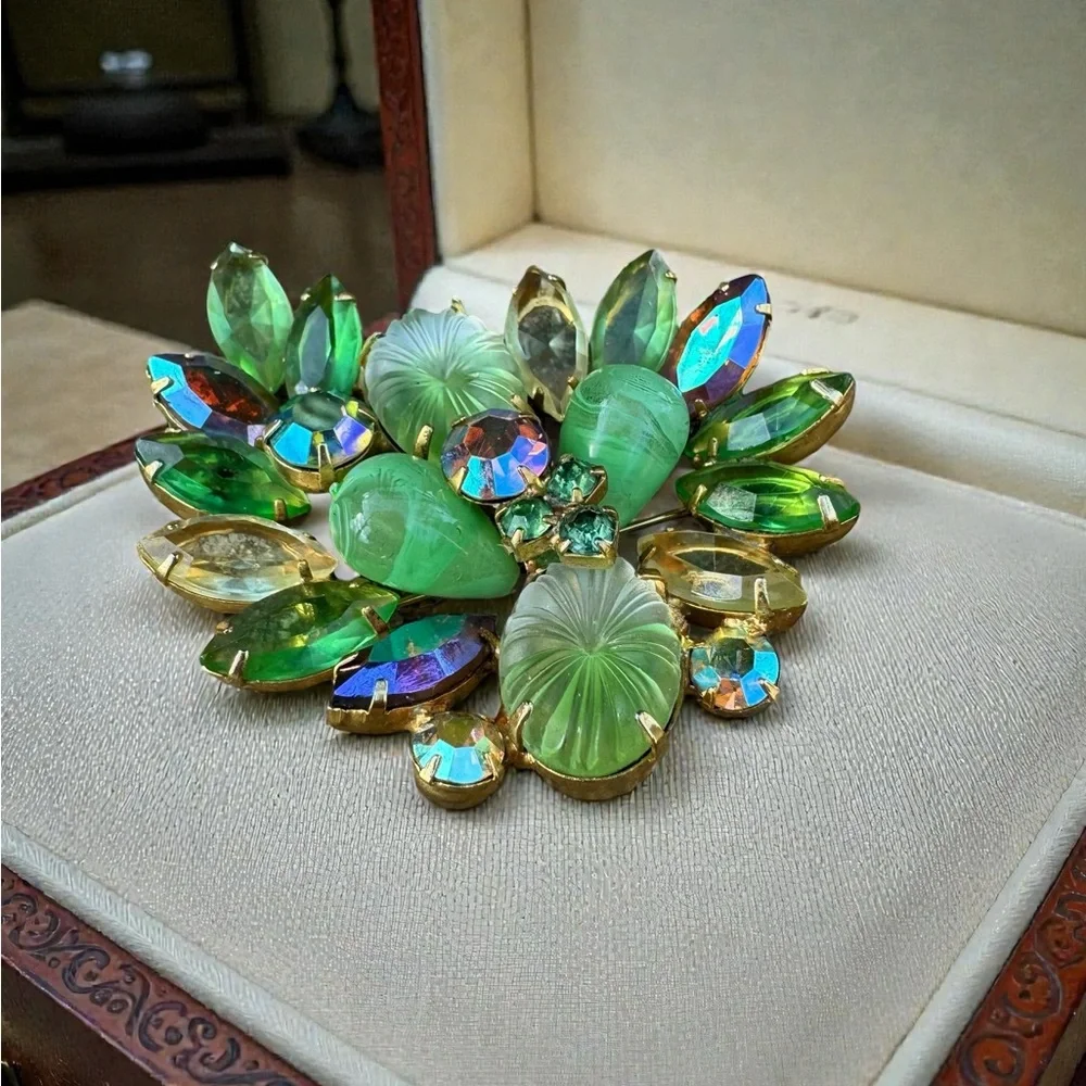 VERIFIED JULIANA D&E Molded Pillow Glass Green Givre Navette Rhinestone Brooch